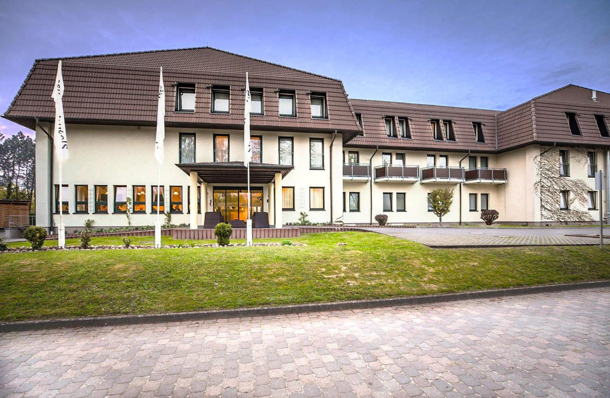 Sonnenhotel Feldberg Am See Mit Schwimmbad, Sauna Und Dampfbad Feldberger Seenlandschaft Buitenkant foto